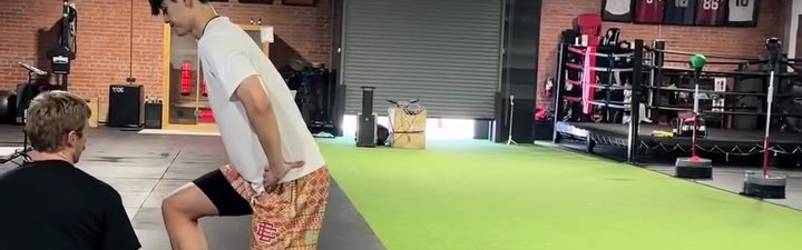 开云体育下载-康复机构发布曾凡博训练视频：恢复进展顺利，训练状态表现优异